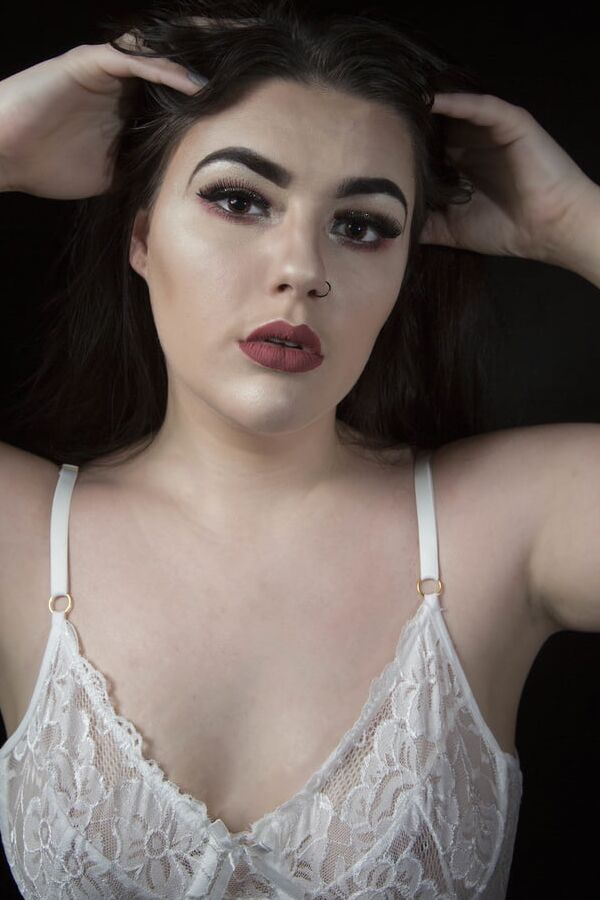 Sexy as fuck Slut