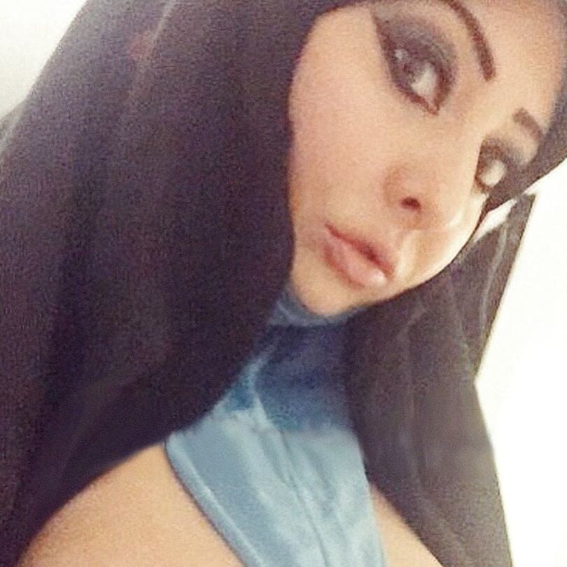 busty arabslut