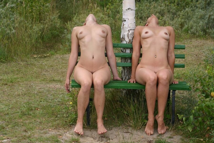 cousin and her friends best nudes