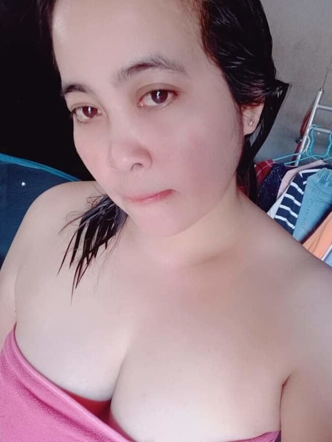 Tetek besar janda
