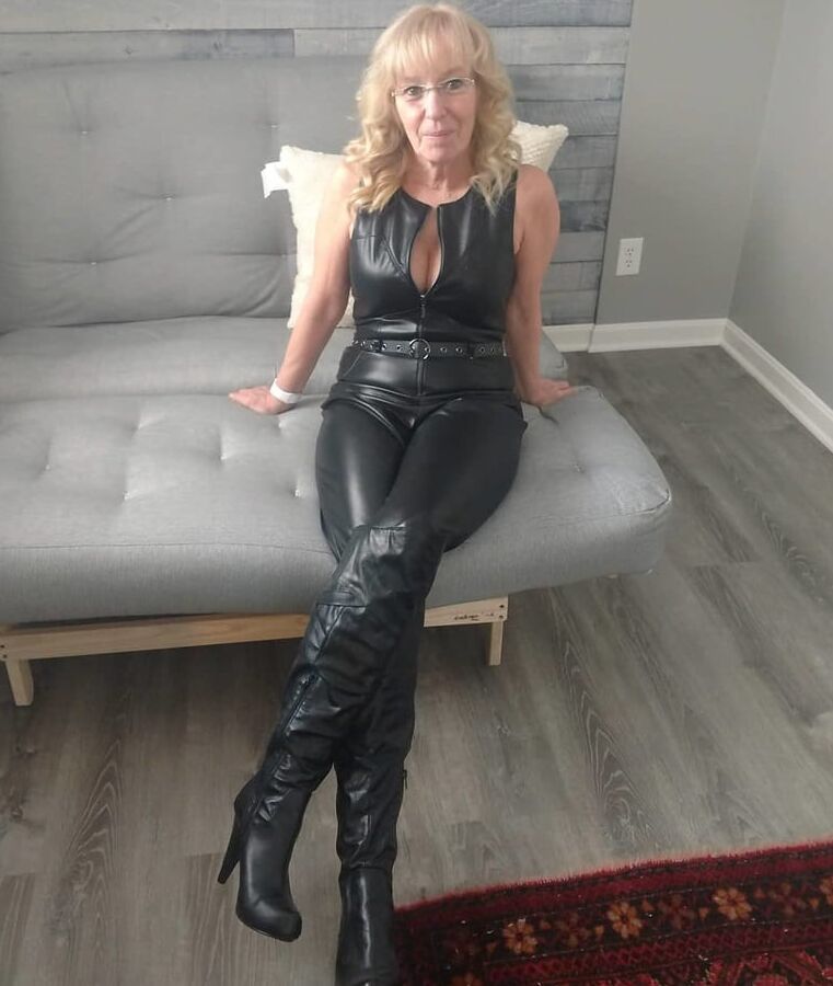 Milfs &amp; Gilfs wearing boots no.