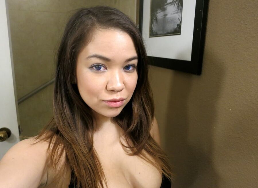 Busty Hotel milf