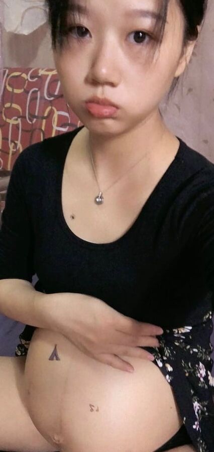 Pregnant chinese women