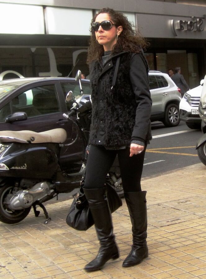 Milfs &amp; Gilfs wearing boots no.