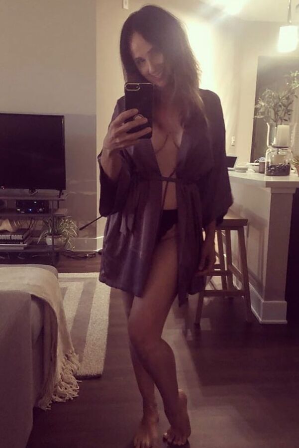 Hot amateur mature wife Yvette