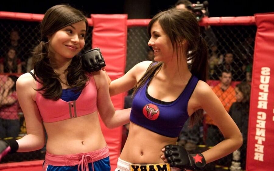 Victoria Justice Belly