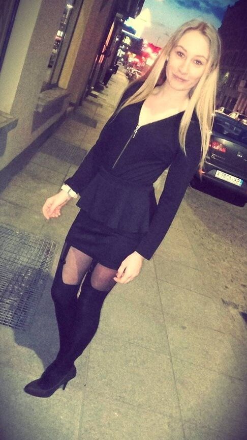 sexy females in tights pantyhose nylons