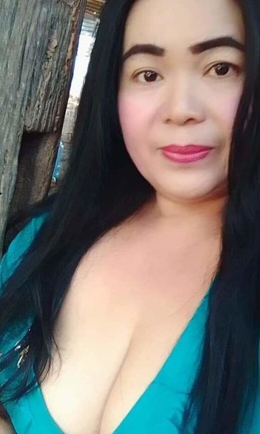 Ibu tetek besar