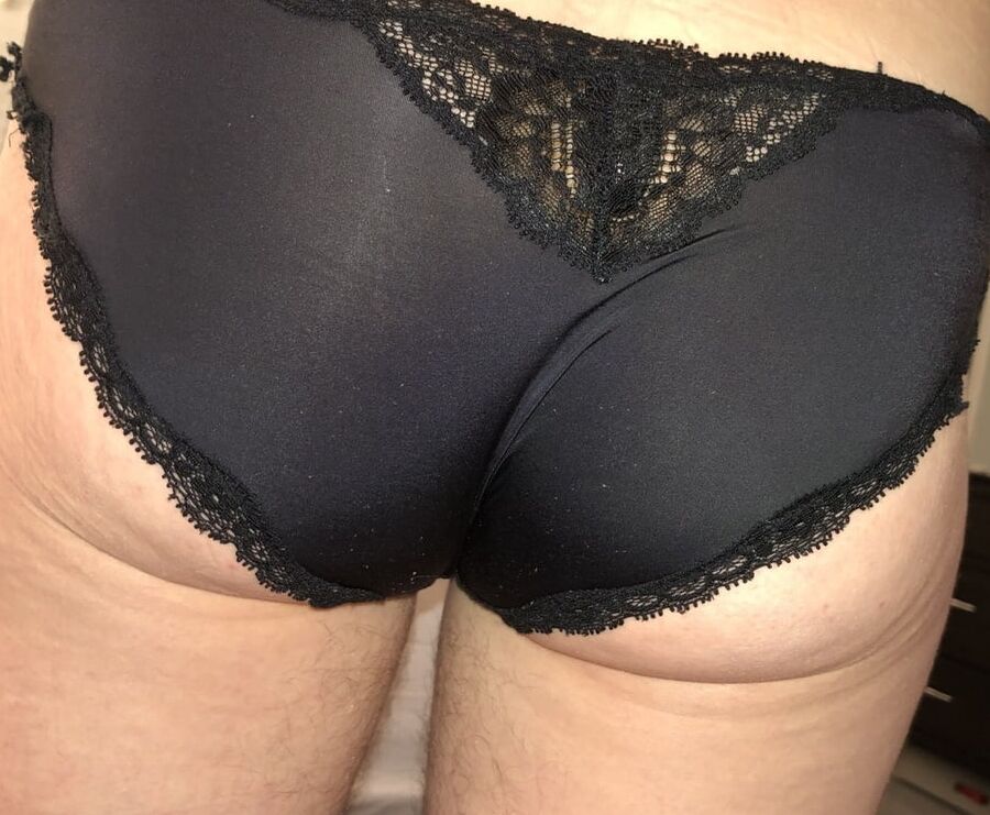 Jerking into wifes bra and dirty panties