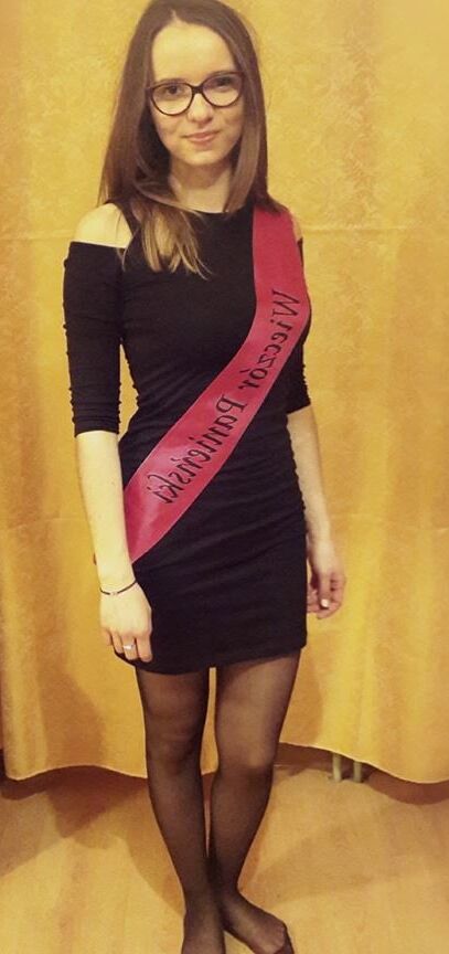 sexy females in tights pantyhose nylons