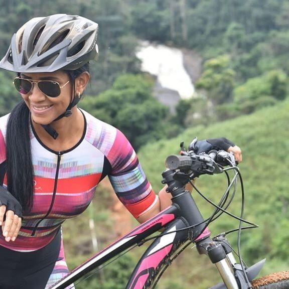 Aline Bettu Bike Gostosa
