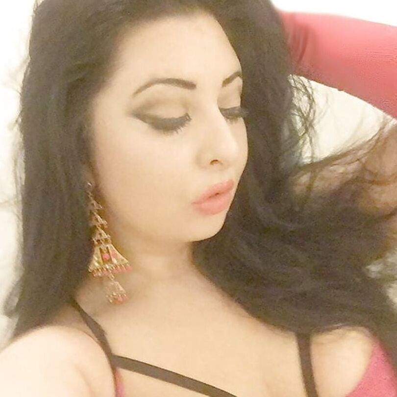 busty arabslut