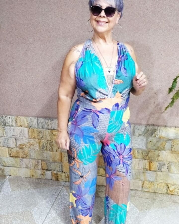 Your favorite gilf came back
