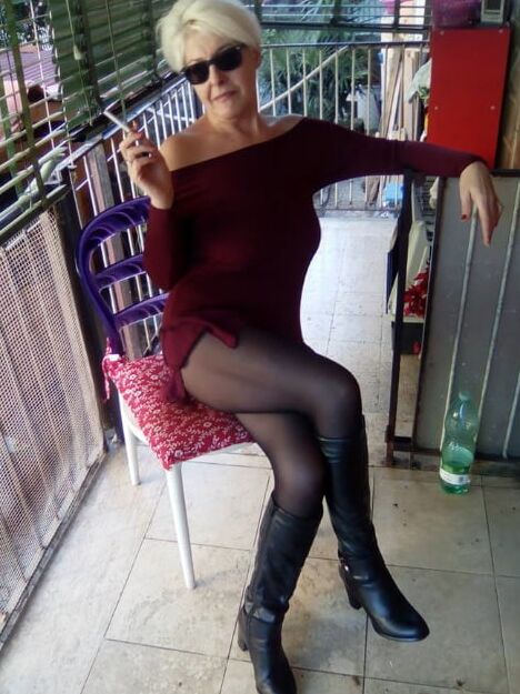 Milfs &amp; Gilfs wearing boots no.