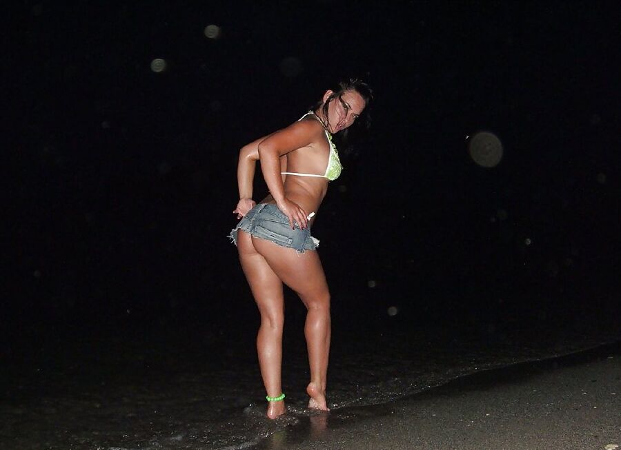 Hot amateur slut CarlaSilver