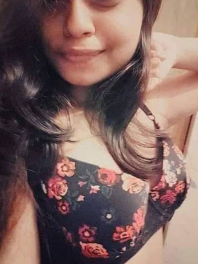 Unknown Desi Girl (leaked nudes)