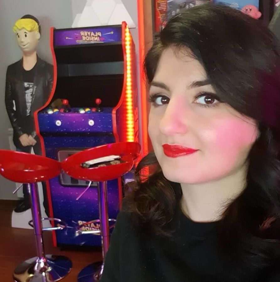 Hot italian youtuber!! So lovely!! Photos + my fakes