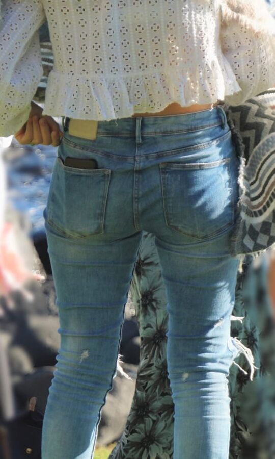 Voyeur: Sexy Asian jeans asses....