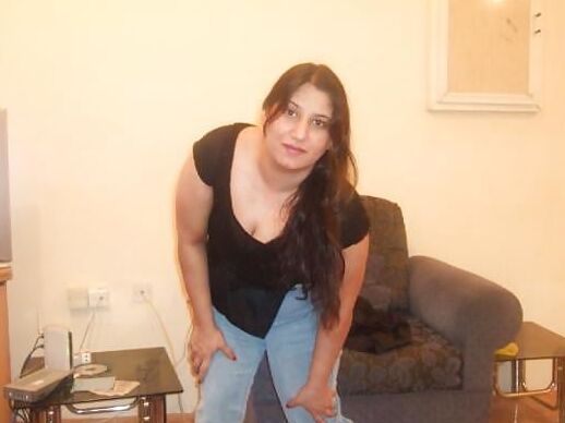desi paki aunty