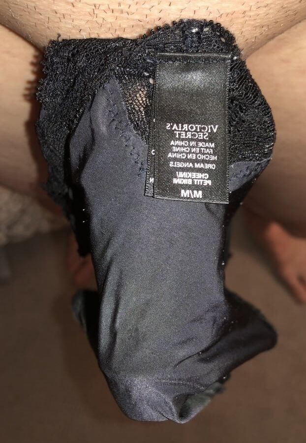 Jerking into wifes bra and dirty panties