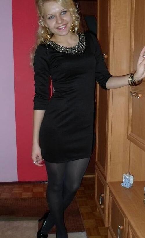 sexy females in tights pantyhose nylons
