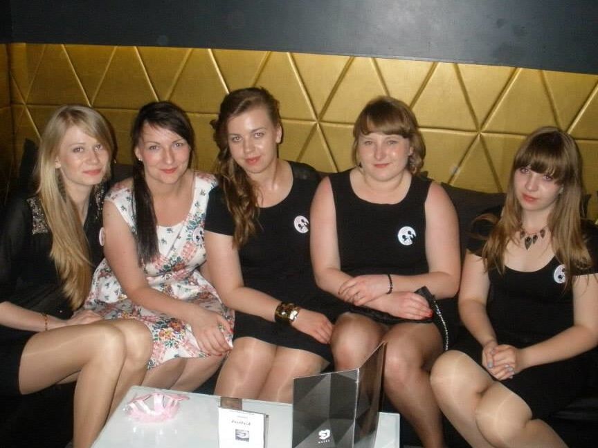 sexy females in tights pantyhose nylons