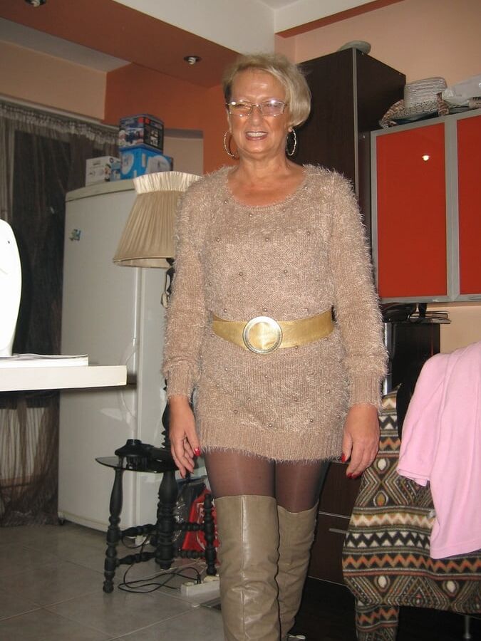 Milfs &amp; Gilfs wearing boots no.
