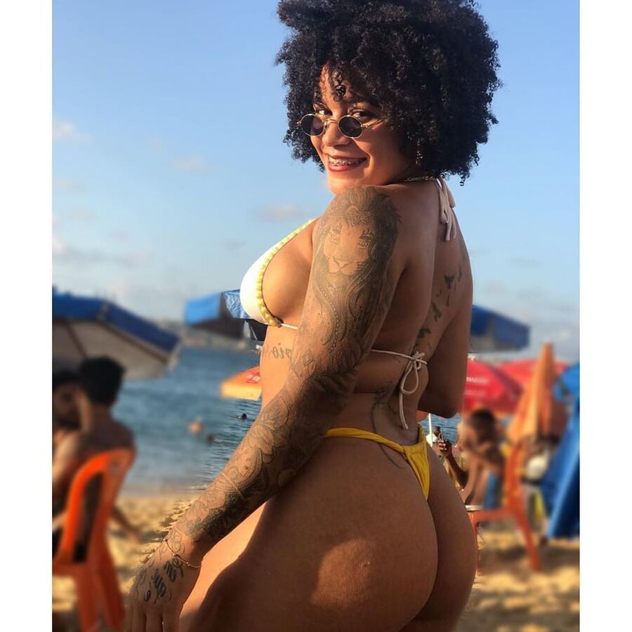 PUTA DO INSTAGRAM: Karol Souza