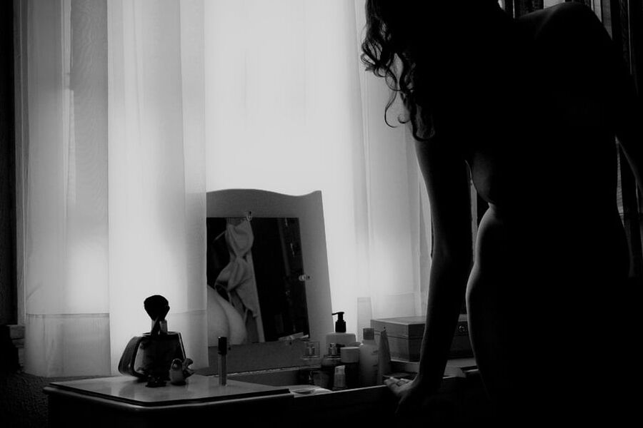 Art brunette