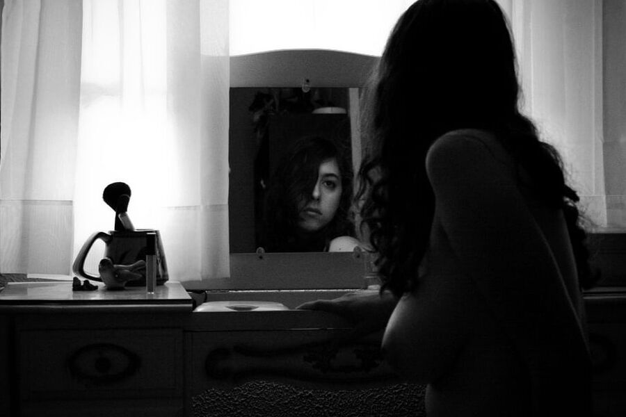 Art brunette