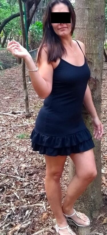 Y LOVE FEETS HERMOSAS NENAS EN CHANCLAS