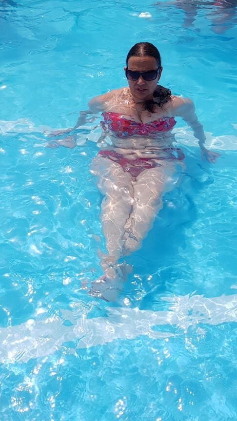 hot milf Isabel - comment and rate