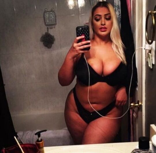 Wide Hips - Amazing Curves - Big Girls - Fat Asses ()