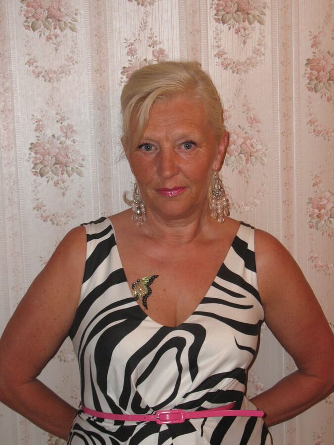 Mature slut Erica