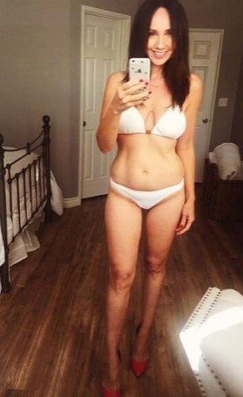 Hot amateur mature wife Yvette