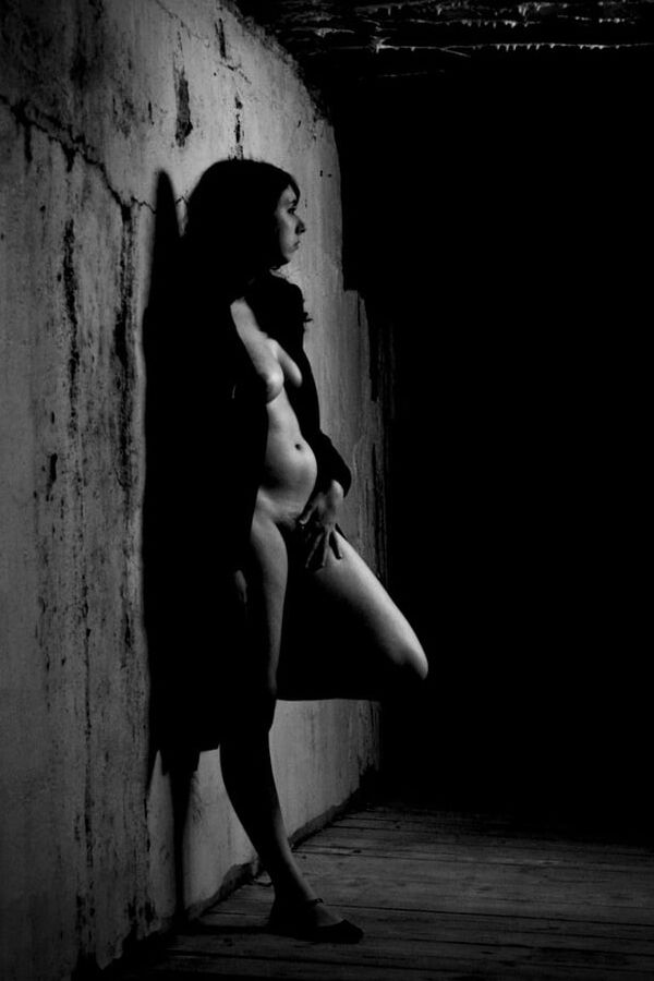 Art brunette