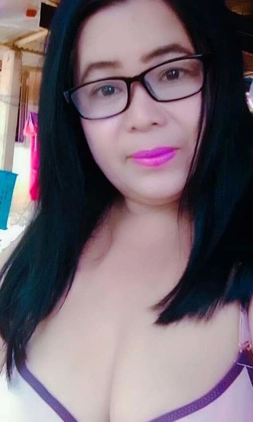 Ibu tetek besar
