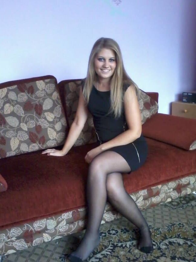 sexy females in tights pantyhose nylons