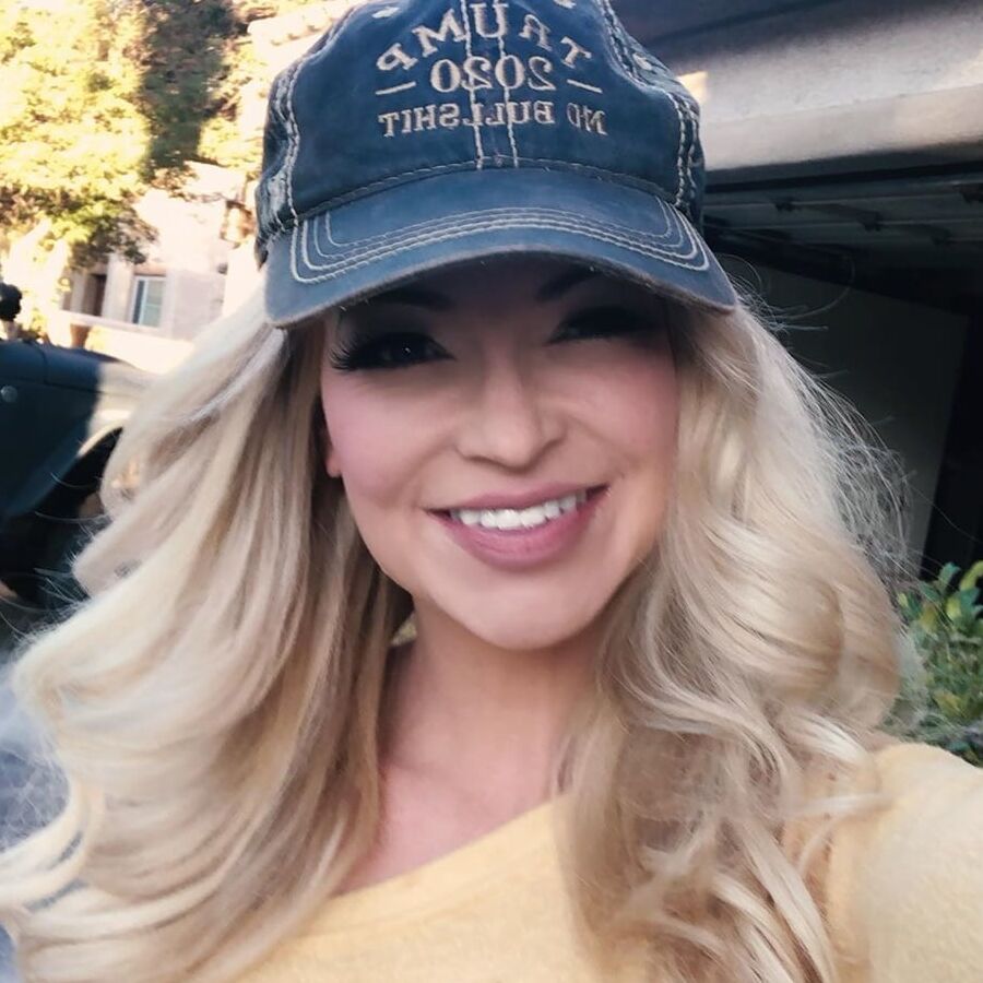 Mindy For Trump