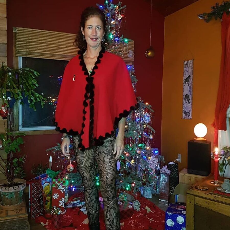 Horny amateur mature shows her body at home