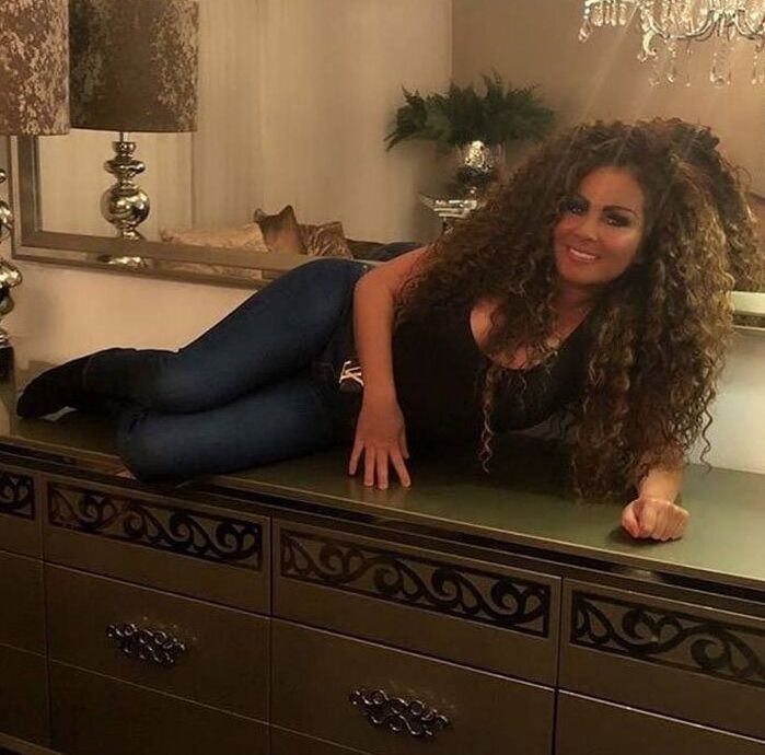 Curly hair babes