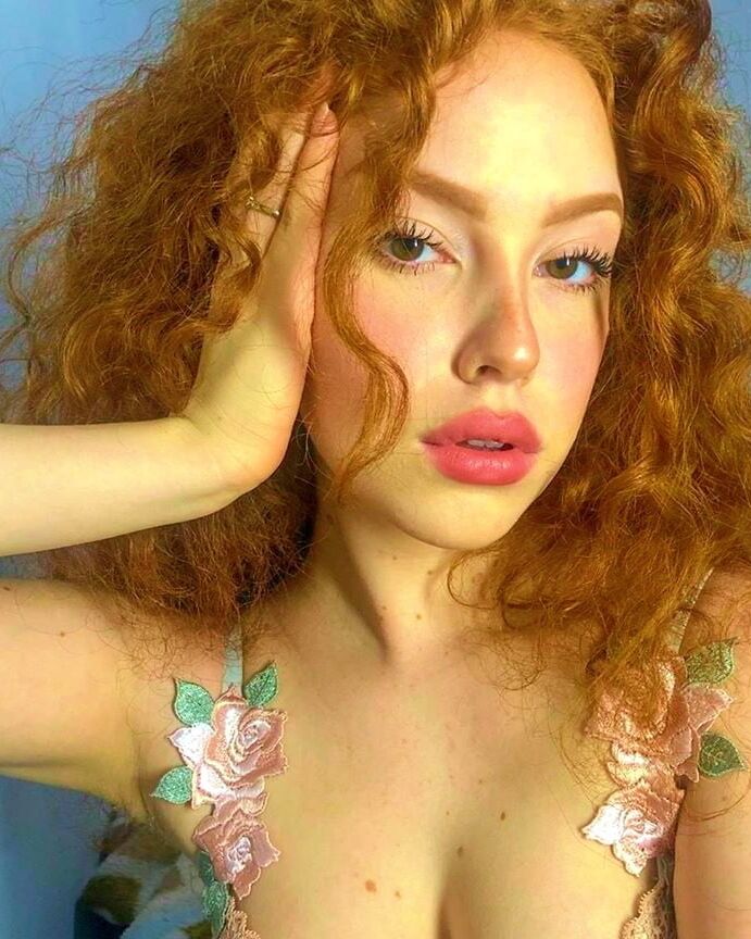 Curly hair babes