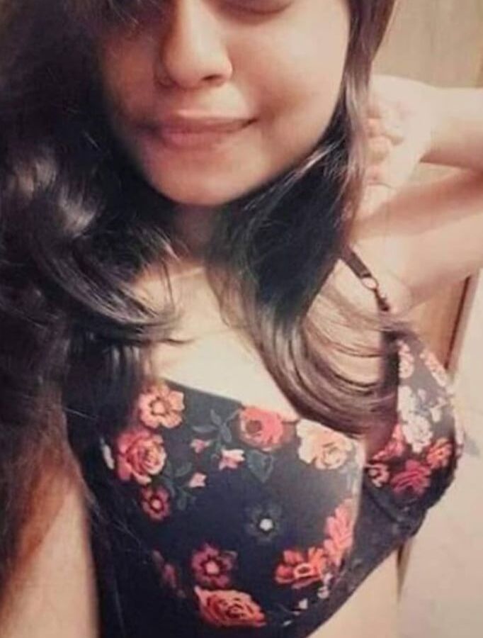 Unknown Desi Girl (leaked nudes)
