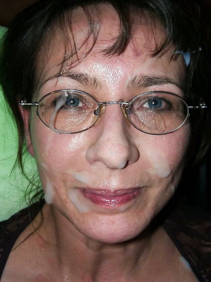 Mature wives love fresh cum on her face