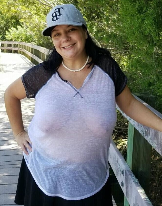Older and hot (Braless)