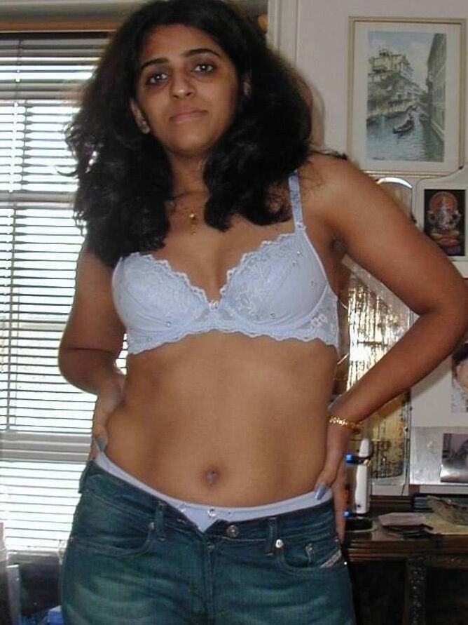 Pakistan MILF slut exposed