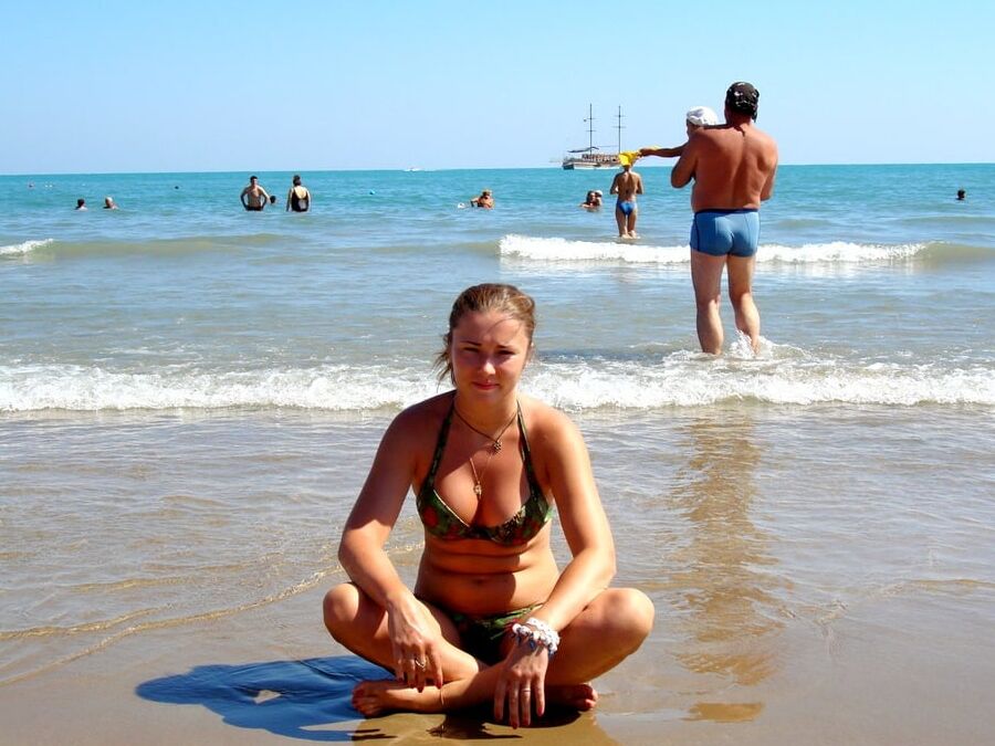 Anna is exposed on honeymoon