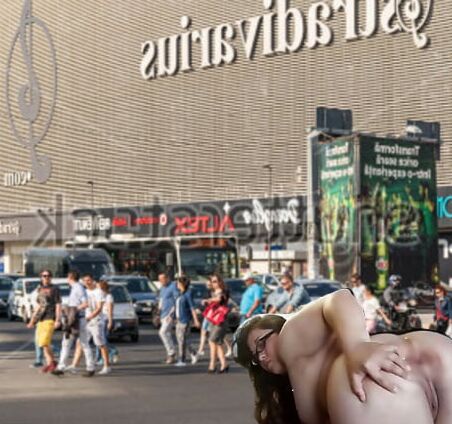 GROS CUL EXPOSER EN PLEINE RUE