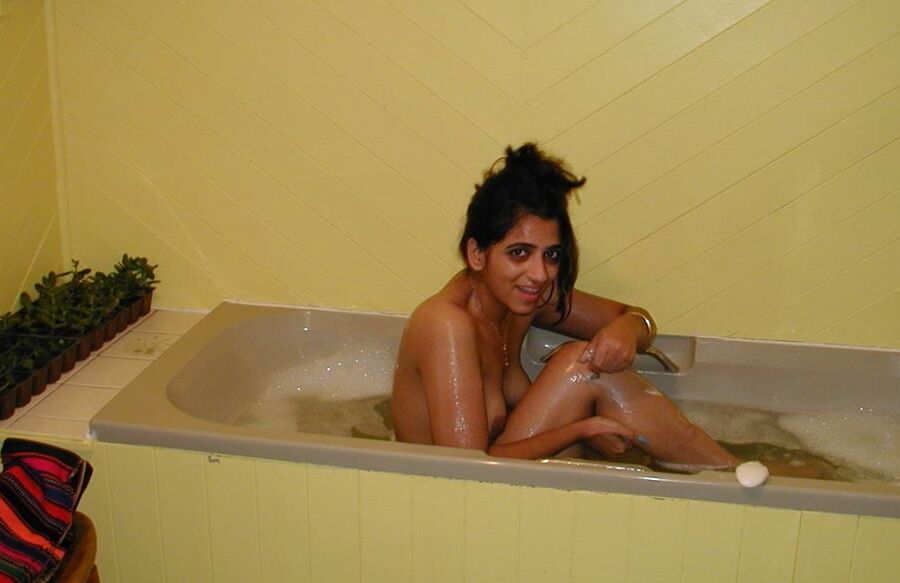 Pakistan MILF slut exposed