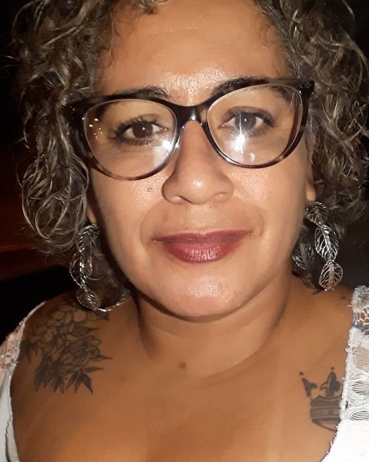 Sexy face with glasses Milf